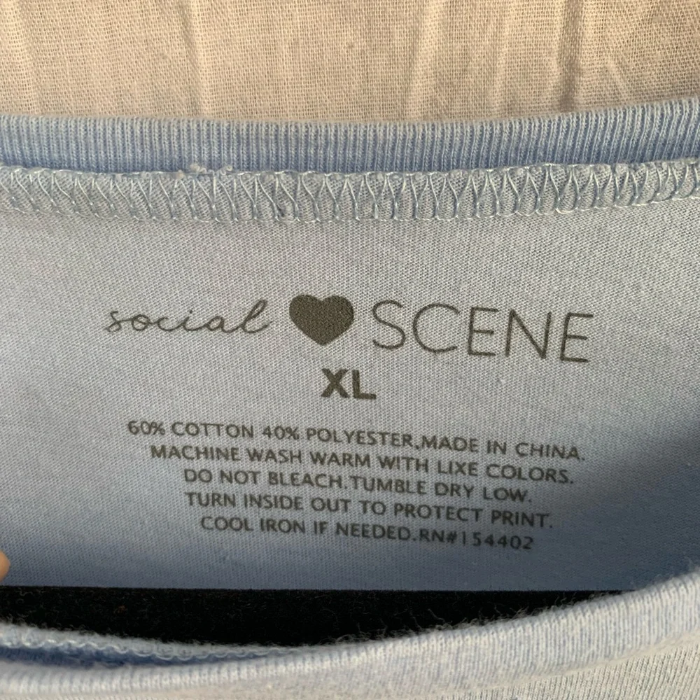 SOCIAL SCENE Blue Floral “Be The Change” Spring Crop Top Womens size XL - Picture 3 of 4